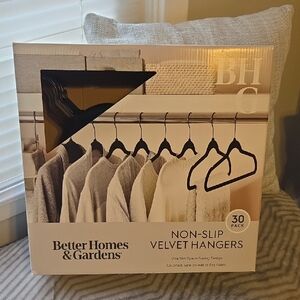 Better Homes And Gardens Black Velvet Slim Hanger Set 🖤 NEW